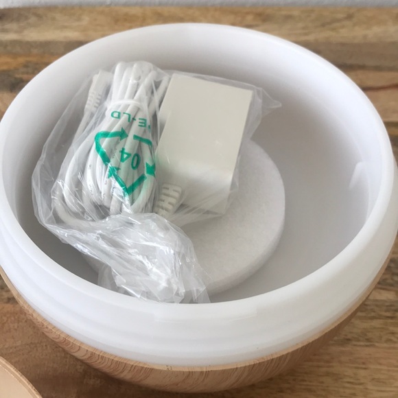 Essential oil diffuser - Picture 3 of 3